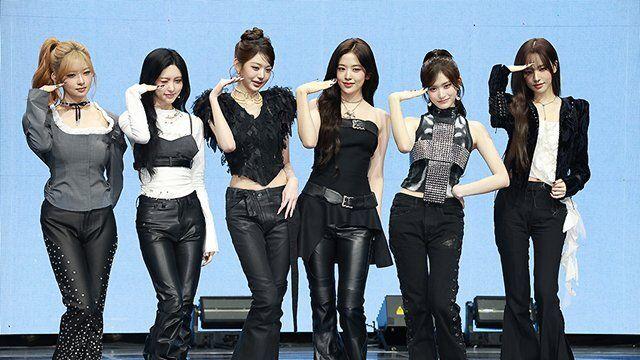 [종합] 아이브, 'REVIVE+'로 재점화 