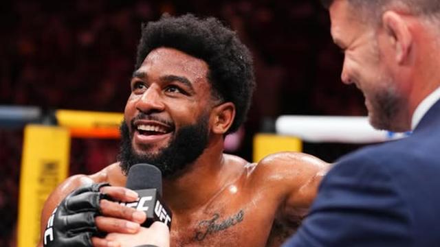 ‘고석현 상대’였던 스미스, 괴물 맞았다…‘11승 무패’ 해럴 단 3분 만에 제압→12전 전승