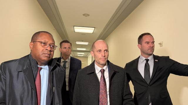 쿠팡대표, 美의회 출석…'韓소비자에 할말있나' 기자질문에 침묵