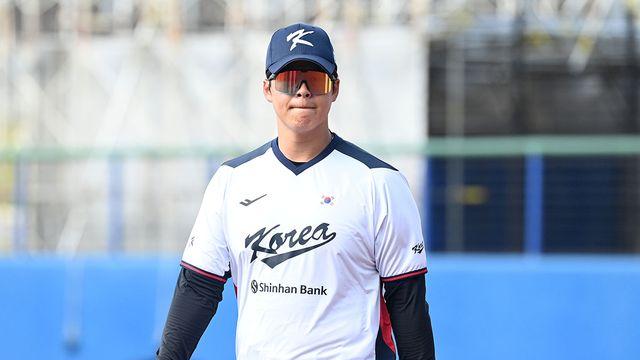 307억 받는 선수가 7번타자?…류지현 감독 