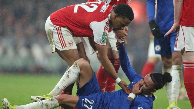 FIFA, 부상 치료 선수 ‘1분 복귀 금지’ 도입 검토…GK ‘8초 룰’ 이어 ‘시간 다이어트’ 계속