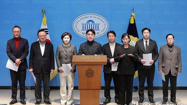 '대안과 미래' 윤어게인 노선 비밀투표 의총 요구…