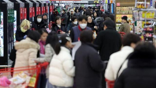 2월 소비자심리지수 112.1로 상승… 주택가격전망은 2022년 7월 후 최대 낙폭’