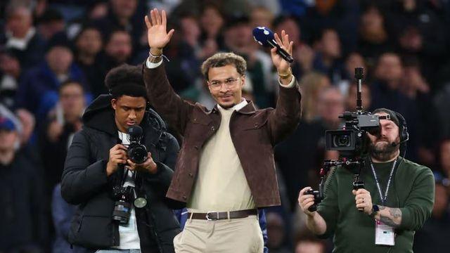 어느 덧 백수 '5개월'…'손흥민 절친', 6만 관중 앞 눈물의 귀환→