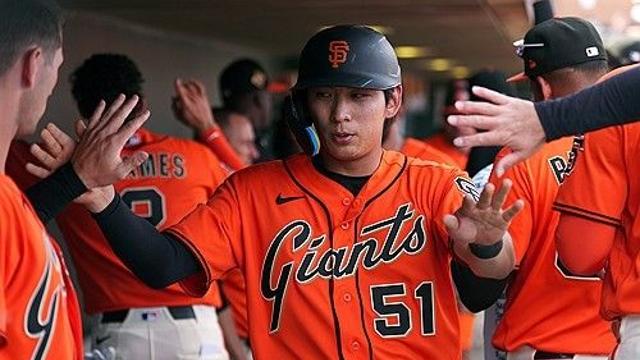 '4번 타자 이정후 미쳤다!' MLB 시범경기서 안타+득점, 또 홈 보살…우익수 전환 효과→WBC 대표팀 주장 기대감 'UP'