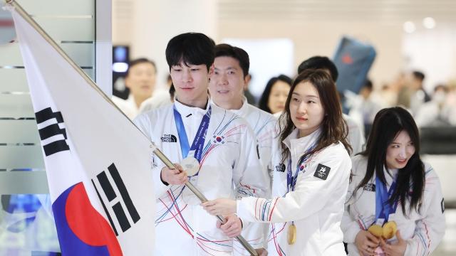 밀라노·코르티나 동계 올림픽 선수단, 금 3개 목표 이루고 귀국(종합)