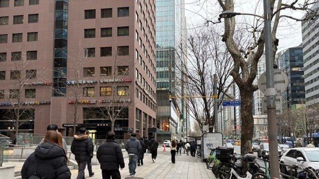 [오늘의 날씨] 전국 흐리고 곳곳에 눈·비···산불엔 ‘단비’
