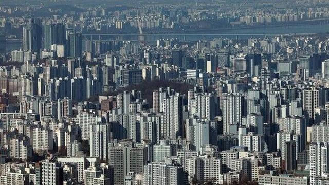 [이슈] 소비심리는 웃고, 집값 기대는 꺾여... 서울 전세시장 '매물 실종'?