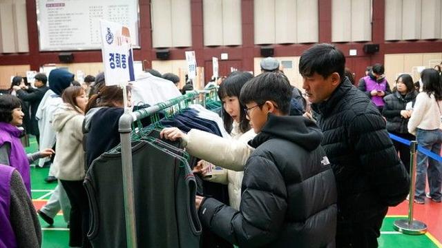 “서울 7만4000원 vs 강원 94만8500원” 교복값 격차 심화···‘입찰 담합’ 의혹도