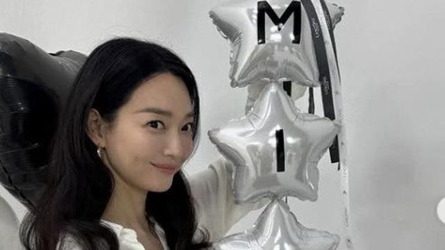 신민아, 올화이트 여신 비주얼... ♥ 김우빈과 결혼 후 더 사랑스러워 [IS하이컷]