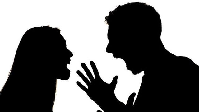 불륜 급습...내연녀 갈비뼈 부러뜨린 아내, 징역 1년