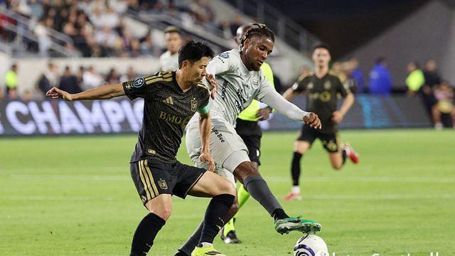 [챔피언스컵 REVIEW] '손흥민 45분 활약' LAFC, PK 막아내며 레알 에스파냐에 1-0 승리→16강 진출...합산 스코어 7-1