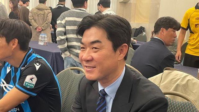 [K리그1 MD] 인천 윤정환 감독이 이청용 영입한 이유…“누구나 실수할 수 있어, 팀에 도움이 되는 선수라고 판단”