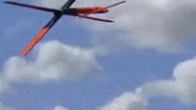 엔진 없이 몇 시간 나는 미친 비행기