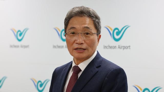 '사의' 이학재 인천공항 사장, 지방선거 불출마…李정부 비판(종합)