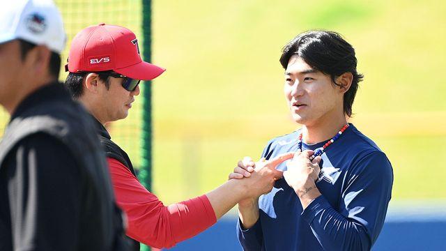 김도영 위한 '찾아가는 서비스' 제공 KIA, 슈퍼스타 관리에 빈틈없다 [오키나와 스케치]