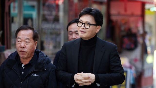 한동훈 “백의종군 하라고?…尹이 보수 망칠 때 뭐했나”