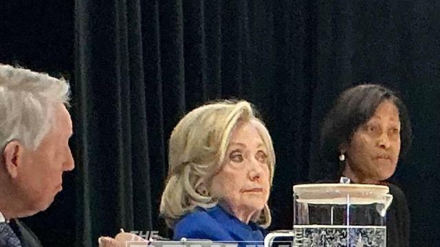 힐러리, 前영부인 첫 의회증언서 