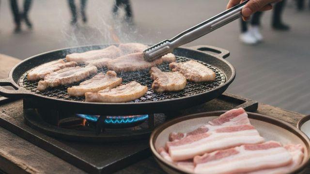 놓치면 후회한다…단 이틀만, 삼겹살 무료로 먹을 수 있다는 역대급 '축제' 정체