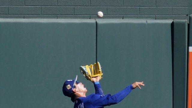 WBC 예열 끝났다!…안타+호수비+도루 완벽했던 김혜성, 4G 연속 안타 이정후