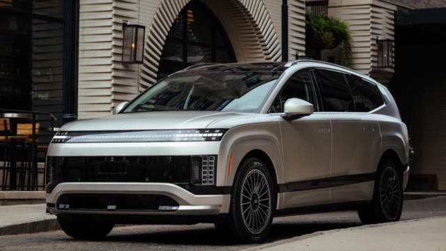 미국에서 ‘올해 가장 뛰어난 전기 SUV’로 선정된 국산차는?