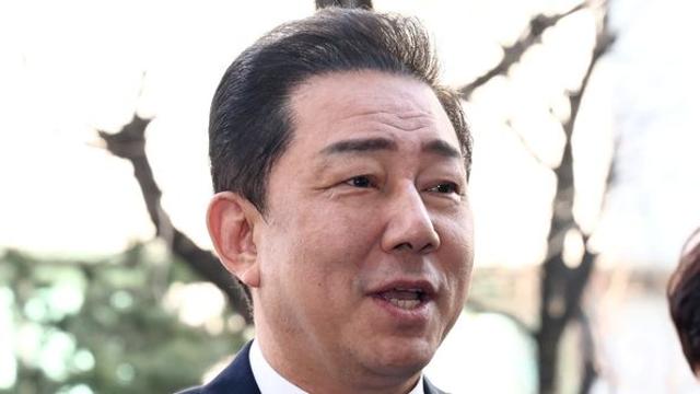 ‘13개 의혹’ 김병기, 14시간 30분 조사 후 귀가…오늘 재소환