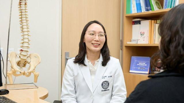 손가락 붓고 욱신? ‘이 병’ 방치했다간 관절 망가진다