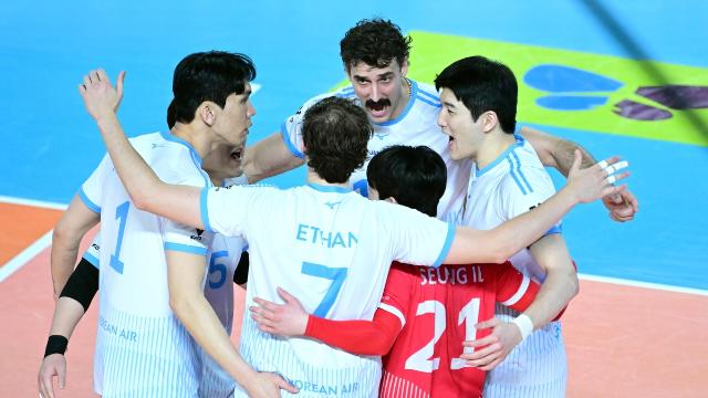 '선두 굳히기' 대한항공·도로공사, 정규리그 1위 차지할까