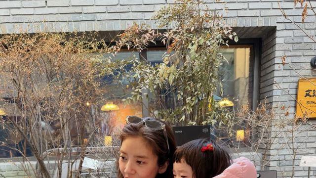 손담비, 딸 해이와 외출…명품 패딩 입은 ‘러블리 베이비’ [IS하이컷]