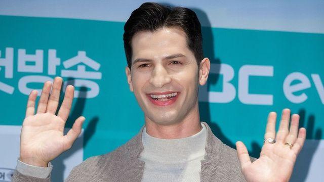 ‘일제강점기 왜곡’ 알베르토, 9년 만에…다 내려놨다