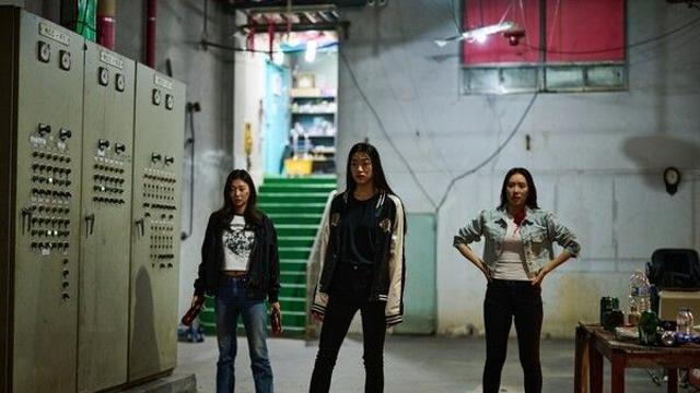 [N플러스] '도망쳐', 연대의 물리학으로 여성 액션의 방향을 틀다