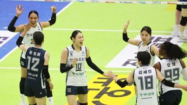 타나차 빠져도 흔들림 없었다…도로공사 선두 수성