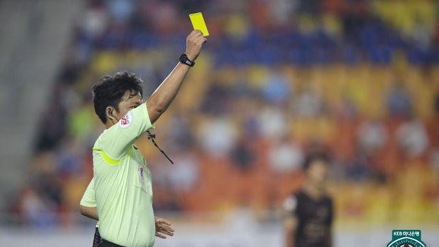“처음 경험해 본다” K리그 주심이 부상 OUT…2026시즌 1호 교체는 심판 [IS 인천]