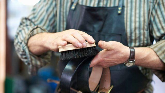 봄 맞이 가죽 및 스웨이드 제품 케어 가이드