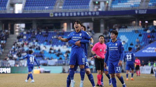 ‘이정효 매직’ 통했다…수원 삼성, 개막전 역전으로 빅버드 열광