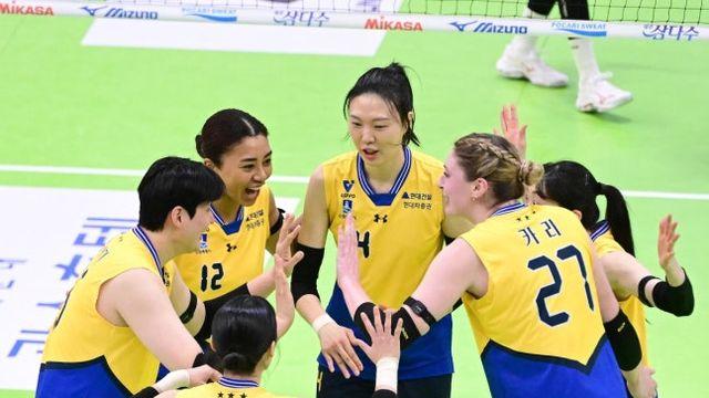 1세트 내주고도 역전…현대건설, 기업은행 누르고 6연승 질주