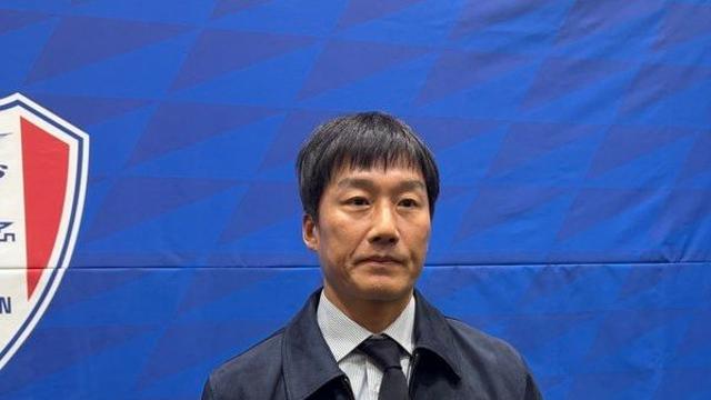 ‘수원 데뷔전’ 이정효 감독 “매 경기 시끄럽게 신나게 즐기려고 한다” [케터뷰]