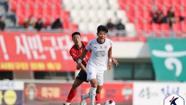 고재현 선제골 vs 트란지스카 데뷔골…김천-포항 1-1 무승부