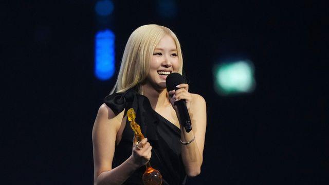 로제, K팝 최초 英 브릿어워즈 수상…블랙핑크 샤라웃 “나의 영감”