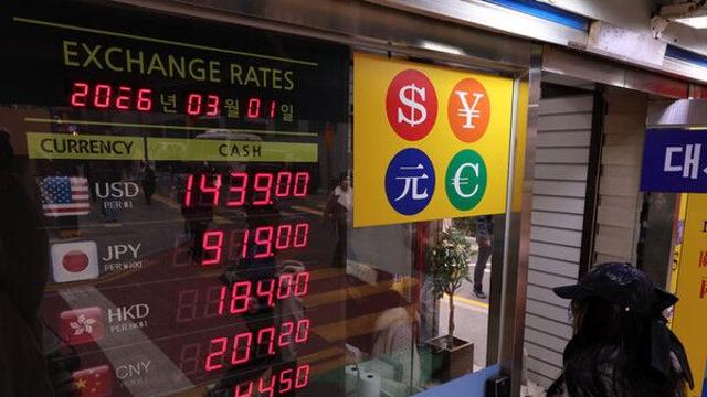 美-이란 충돌 격화…호르무즈 해협 봉쇄 우려에 에너지·물류 비상