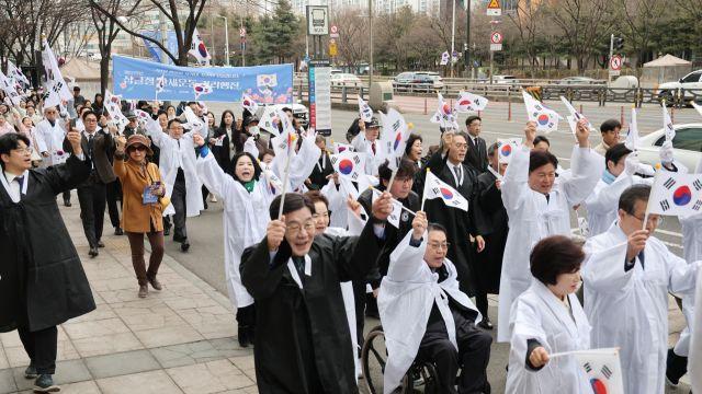 부천시, 3·1절 기념 ‘소사리 만세운동’ 재현…500여 시민과 도심 거리행진