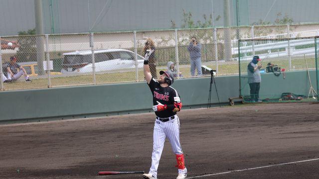 '우승 후보' 맞대결답네! LG-KT 치열한 추격전→7:7 동점 마무리…'오스틴 선제 스리런+문정빈 추격포' 폭발 [오키나와:스코어]