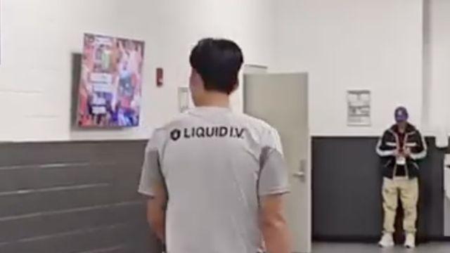 진짜 큰일 날 뻔했다! 발목 밟힌 손흥민, ‘얼음찜질’한 채 등장→LAFC 감독은 “큰 부상 입을 수 있었어” 지적