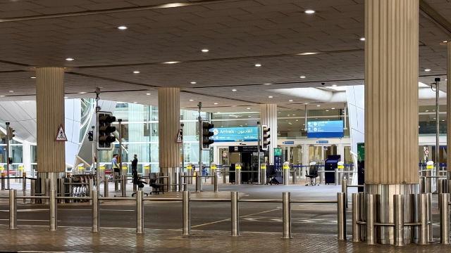 중동에 발묶인 관광객 100만명…부자들은 수억원 전세기로 탈출