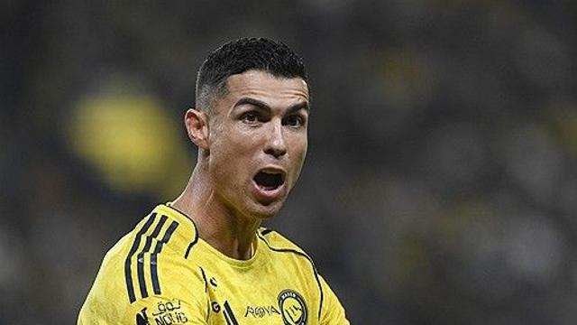 '천하의 호날두' 대망신! 이란, 사우디 공습→'1199억 전용기 타고' 줄행랑…한밤중 중동 탈출 