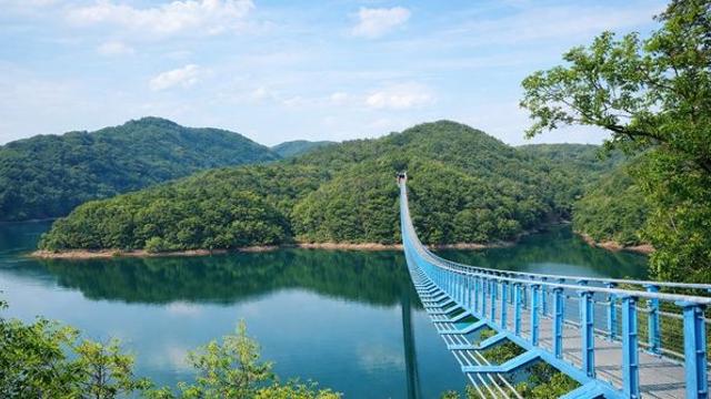 호수 위 309m를 걷는다고?... 하늘에서 ‘한반도 지형’ 훤히 보이는 '국내 명소'