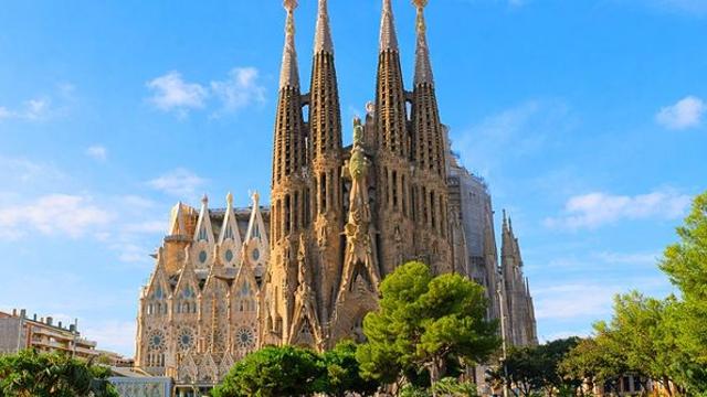 무려 144년째 공사 중인데... 드디어 '세계에서 가장 높은 교회' 등극한 이곳