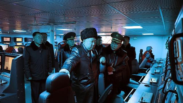 김정은, '최현호' 순항미사일 시험발사 참관…