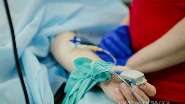 젊은 암 생존자, 생물학적 노화 빨리 진행… 치매 위험 높아진다