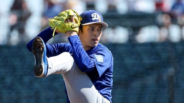 다저스 선발진 괜찮을까? '최고 160㎞' 던진 사사키 만루포 허용 또 부진